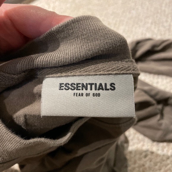 Essentials FoG long sleeve tshirt (Authentic) - Picture 4 of 6